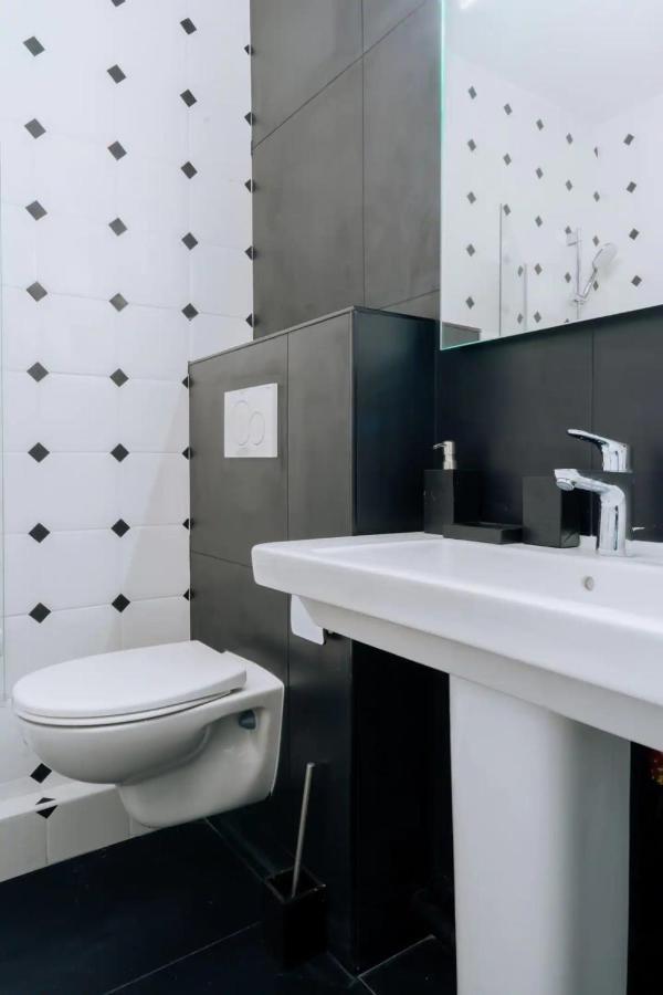 Stylish 2 Bedroom Apartment In París Exterior foto